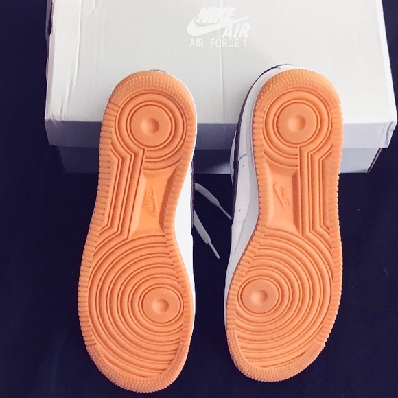 Custom "Obsidian Gum" Nike Air Force 1’s - Picture 5 of 7